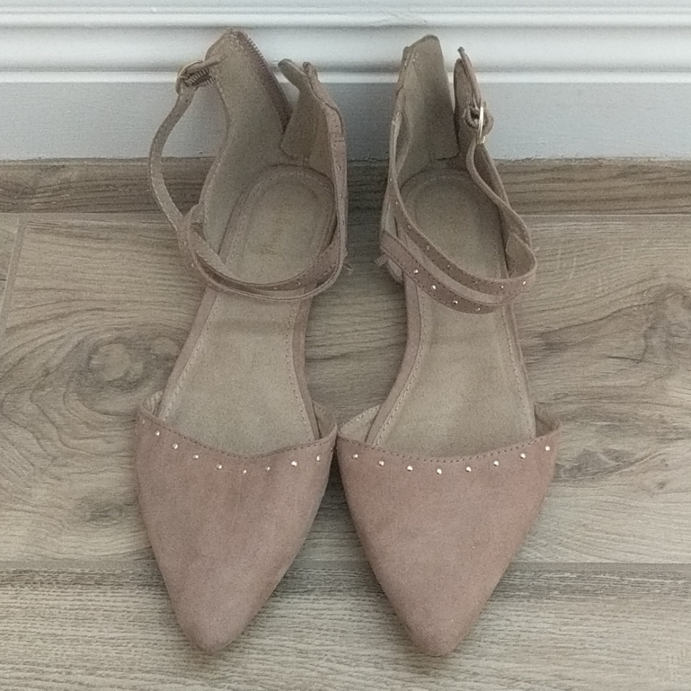 Ballet flats